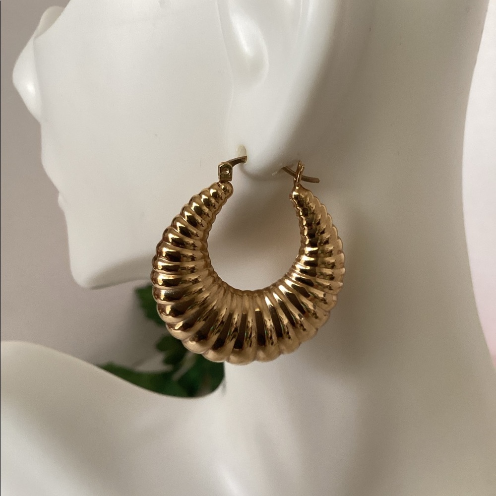 10k, LARGE SHRIMP HOOPS